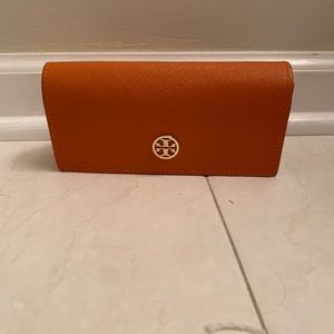 Tory Burch sunglasses case